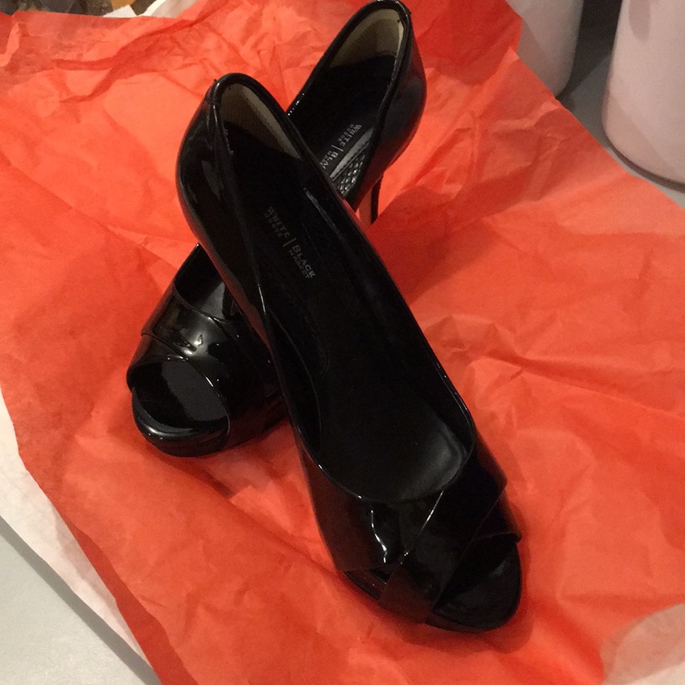 White House/ Black Market sexy heels